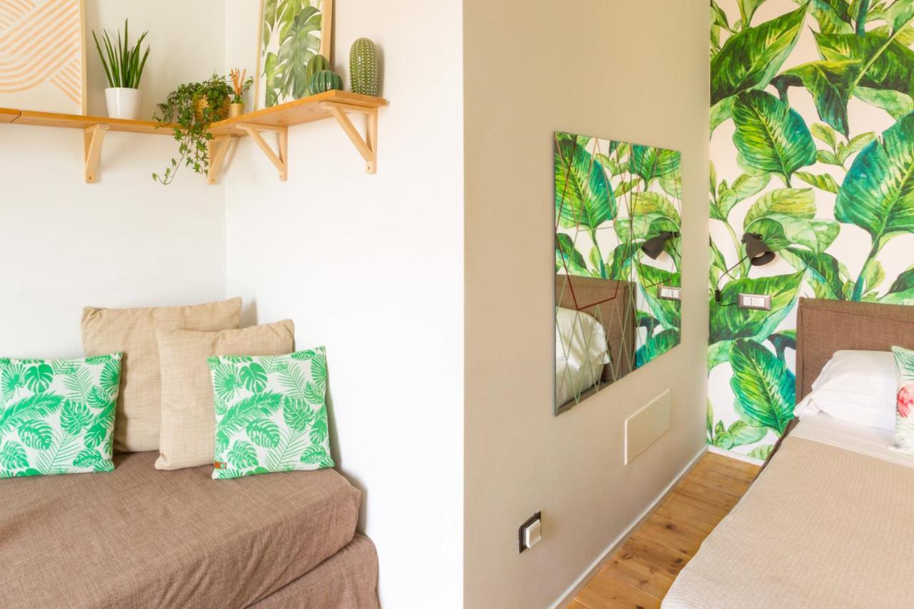 Duomo Views, Light, Jungle-Inspired Studio With Terrace Мілан Екстер'єр фото